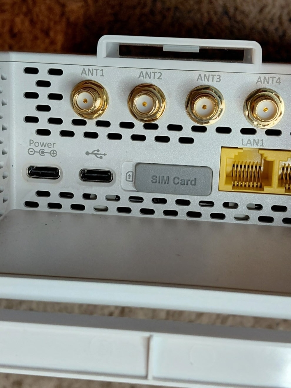 T Mobile TMO-G4AR Router - Picture 6 of 8